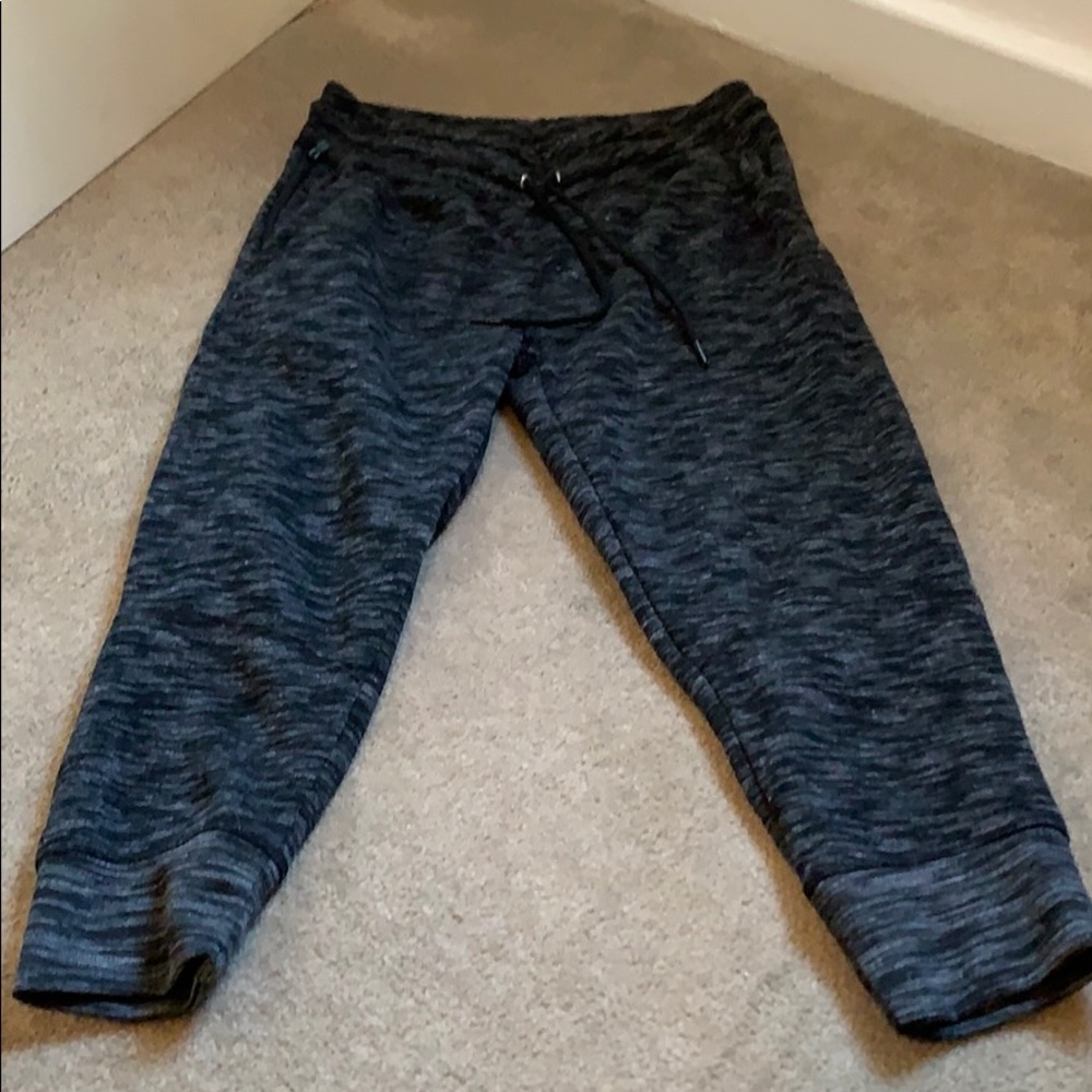 Black sweatpants.